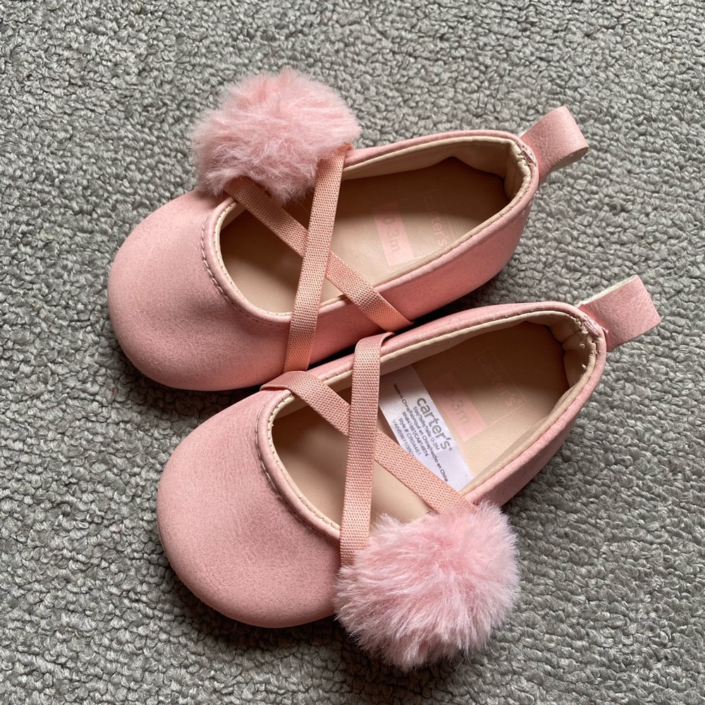 Carter’s Baby Girl shoes size 0-3 Months. EUC